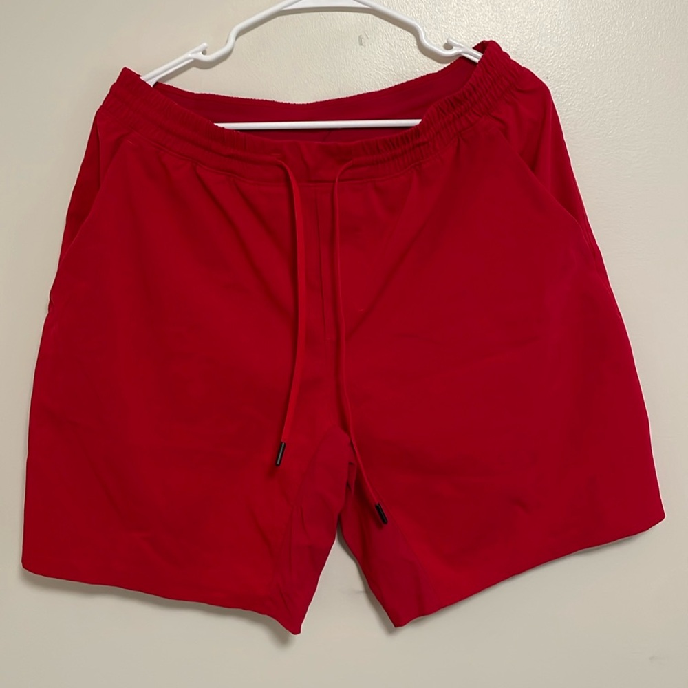 LULULEMON MENS SHORTS
